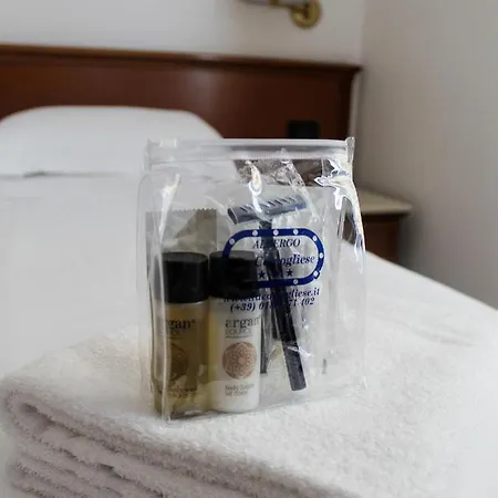 拉卡缪丽斯酒店 3* 卡莫利