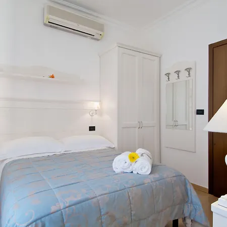 酒店 La Camogliese 3*